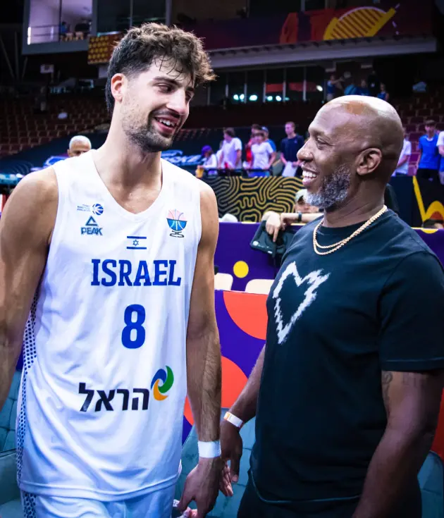 的核心是阿, 专程到场边, 助攻 的核心是阿, 专程到场边, 助攻