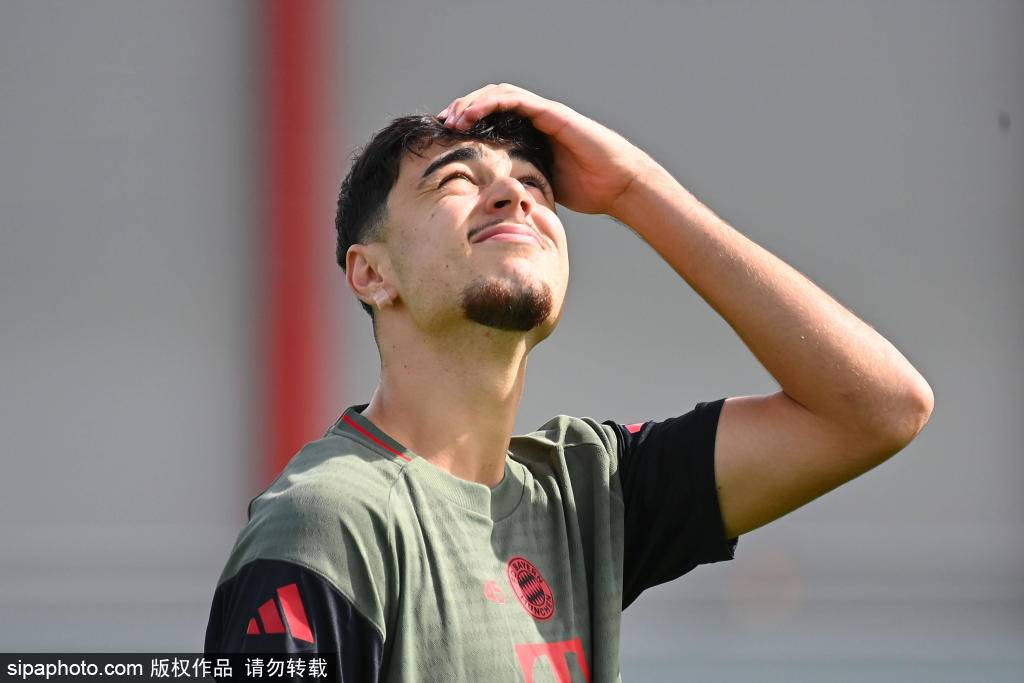 他的表现却 他的表现却